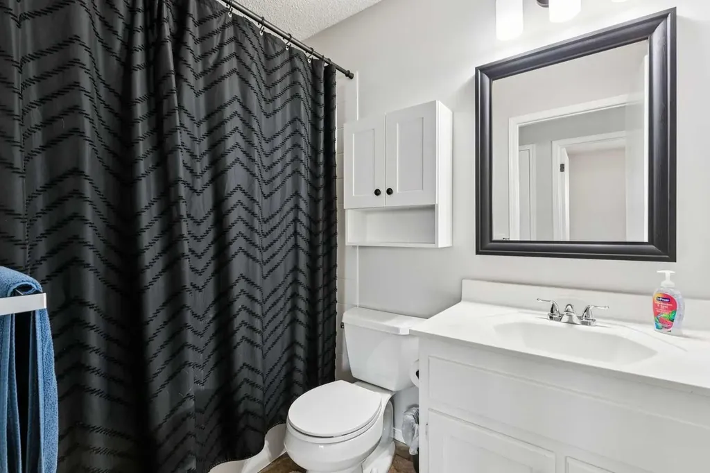 438 Sheep River Point Okotoks AB T1S 1S3