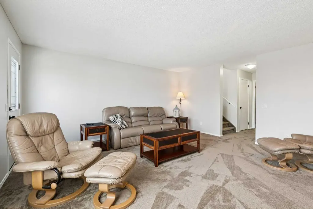 438 Sheep River Point Okotoks AB T1S 1S3