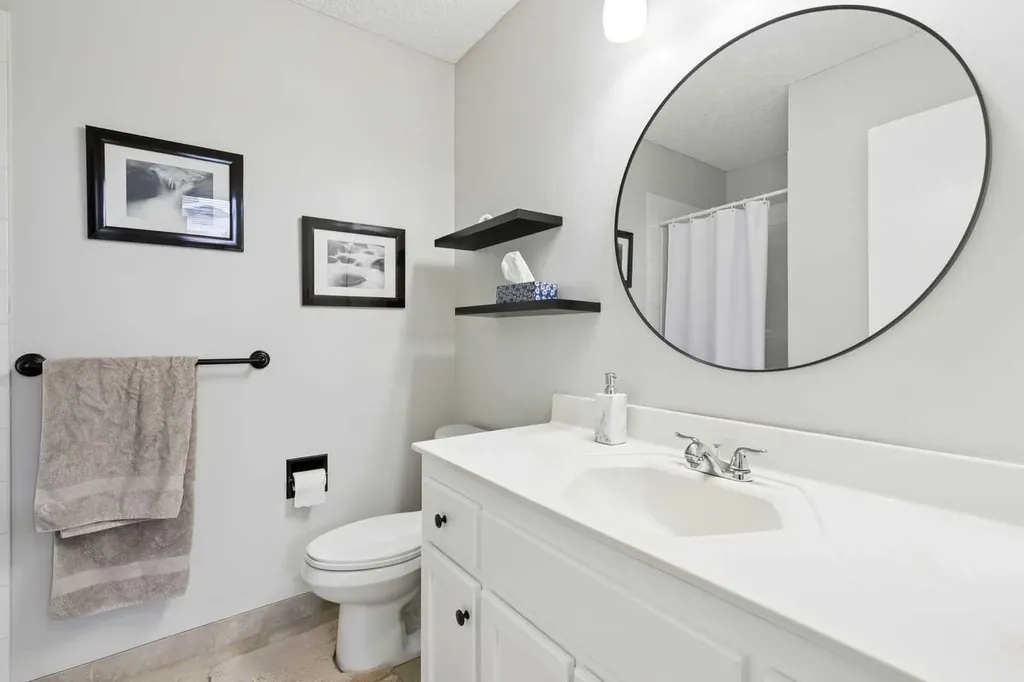 438 Sheep River Point Okotoks AB T1S 1S3