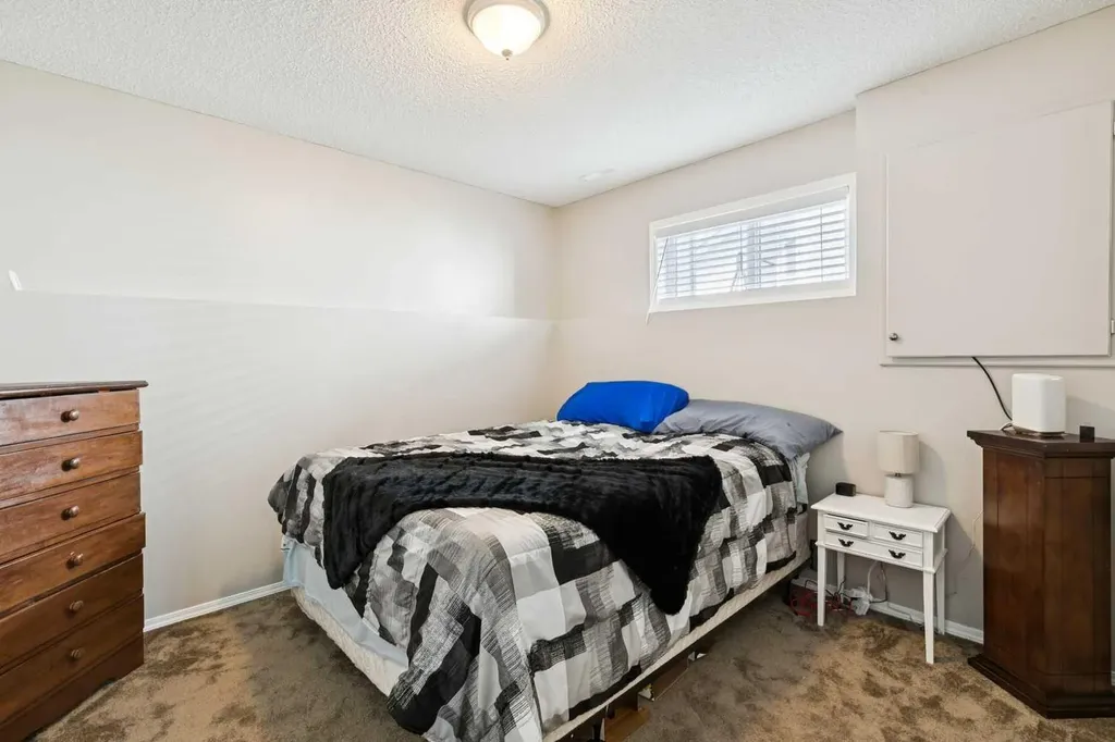 438 Sheep River Point Okotoks AB T1S 1S3
