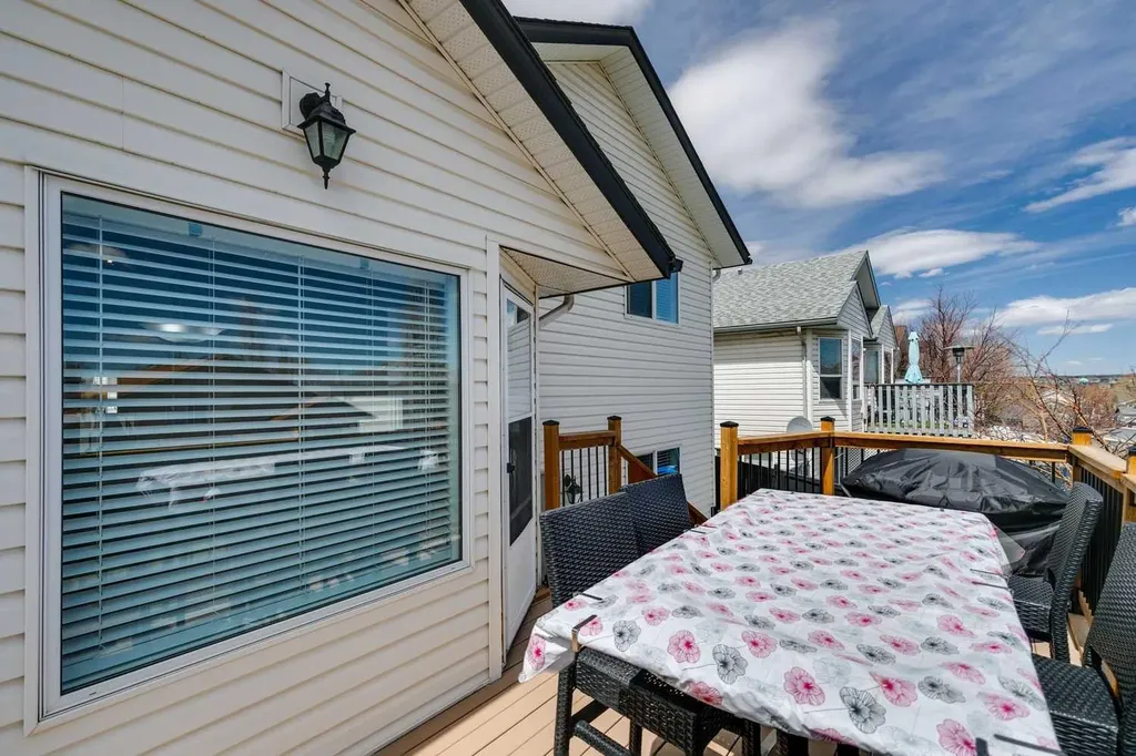 438 Sheep River Point Okotoks AB T1S 1S3