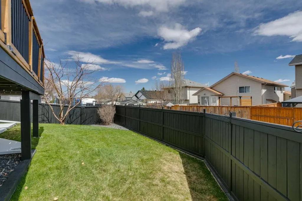 438 Sheep River Point Okotoks AB T1S 1S3