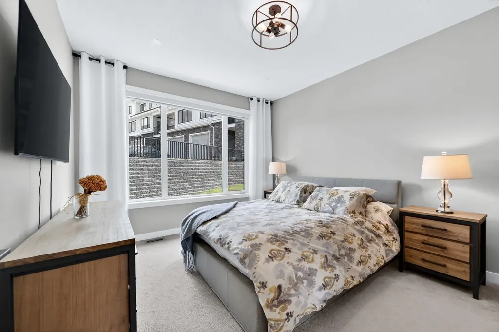 46 Crestridge Bay SW Calgary AB T3B 6H2