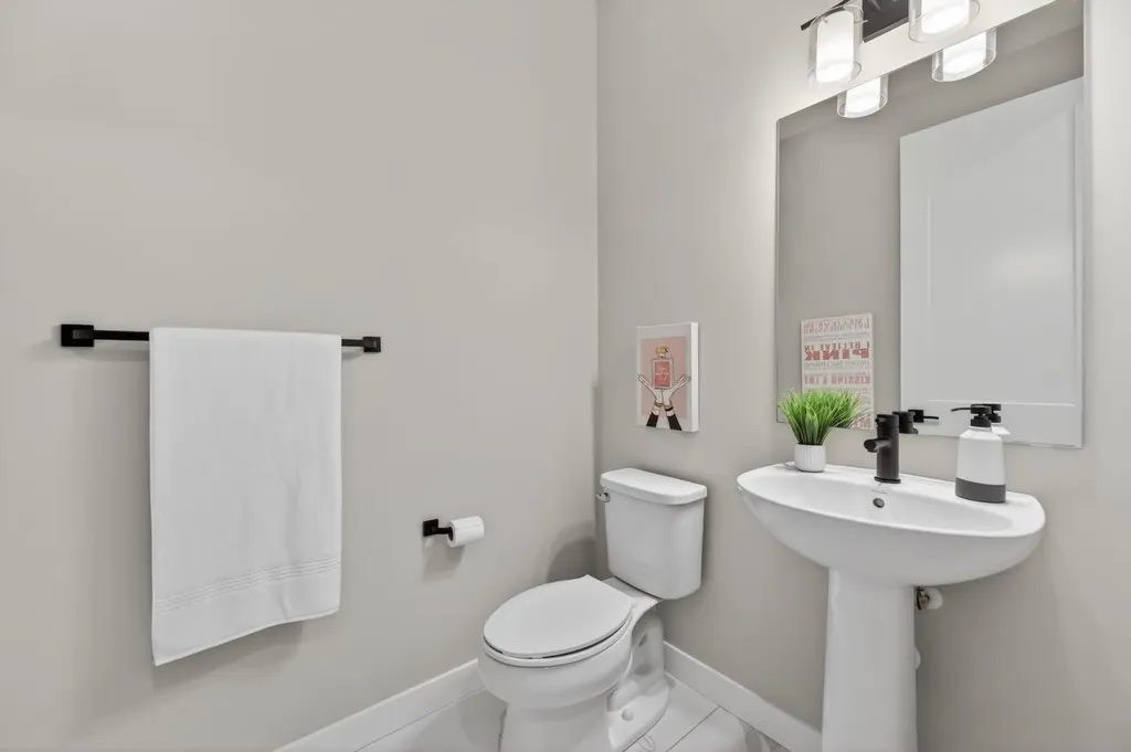 46 Crestridge Bay SW Calgary AB T3B 6H2