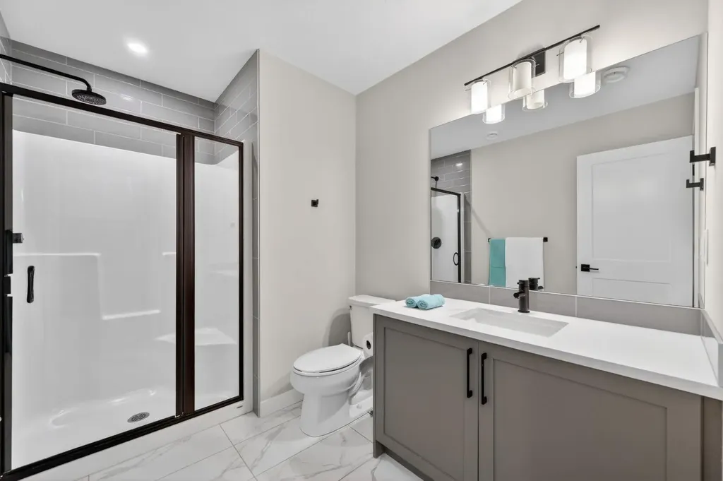 46 Crestridge Bay SW Calgary AB T3B 6H2