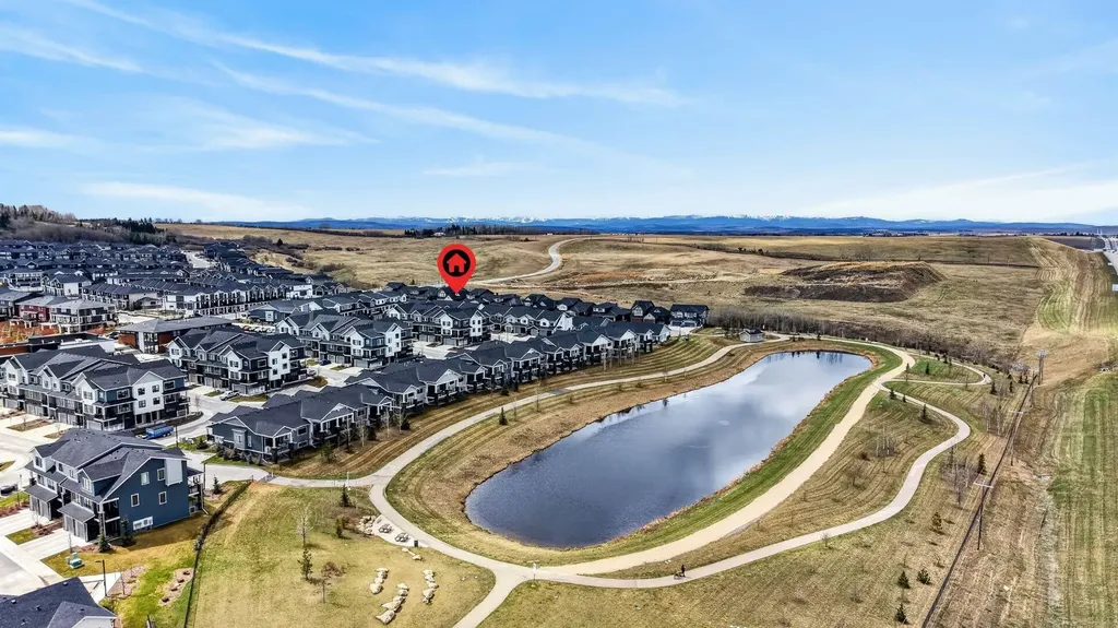 46 Crestridge Bay SW Calgary AB T3B 6H2