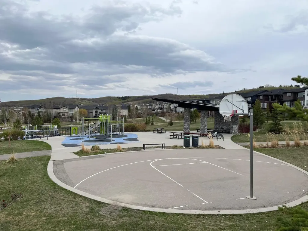 46 Crestridge Bay SW Calgary AB T3B 6H2