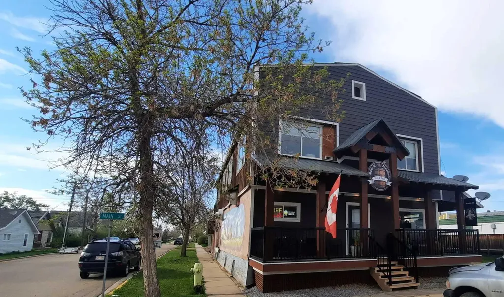 112 Railway Avenue S Morrin AB T0J2B0