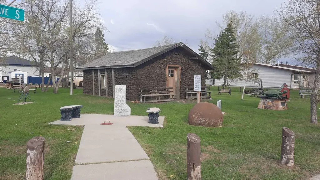 112 Railway Avenue S Morrin AB T0J2B0