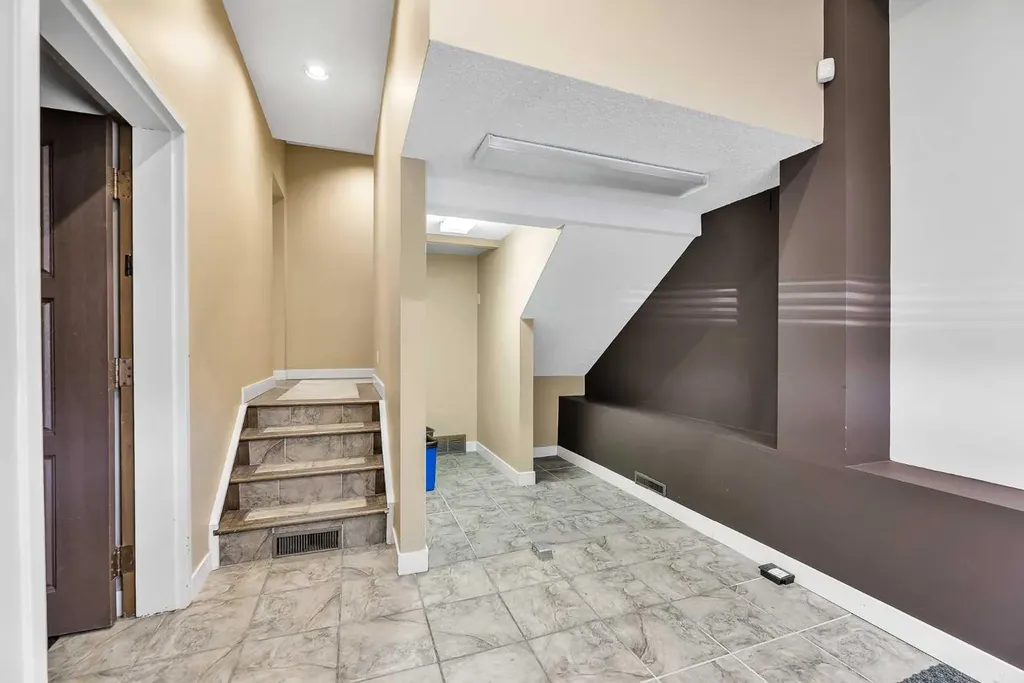 1850 14 Street SW Calgary AB T2T 3S9