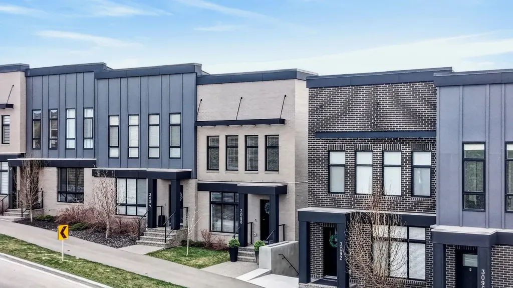 3088 85 Street SW Calgary AB T3H 4C4