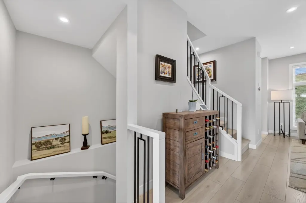 3088 85 Street SW Calgary AB T3H 4C4
