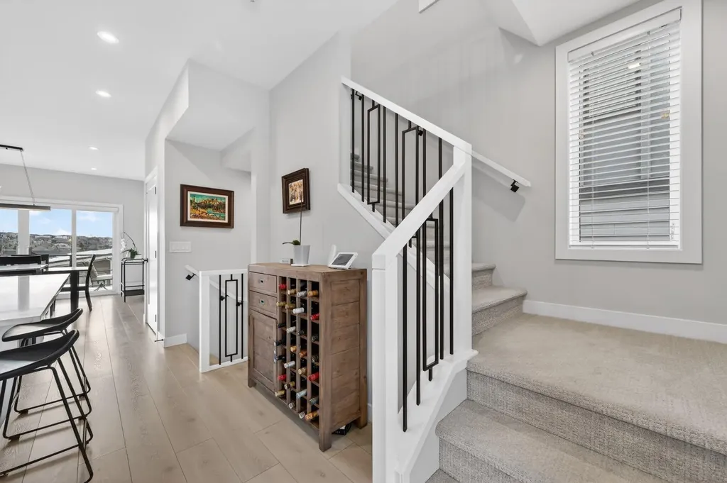 3088 85 Street SW Calgary AB T3H 4C4