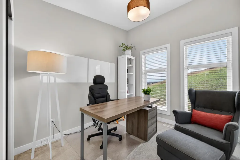 3088 85 Street SW Calgary AB T3H 4C4