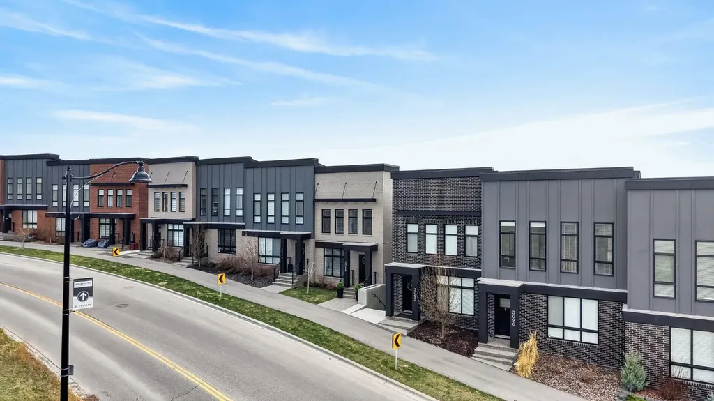 3088 85 Street SW Calgary AB T3H 4C4
