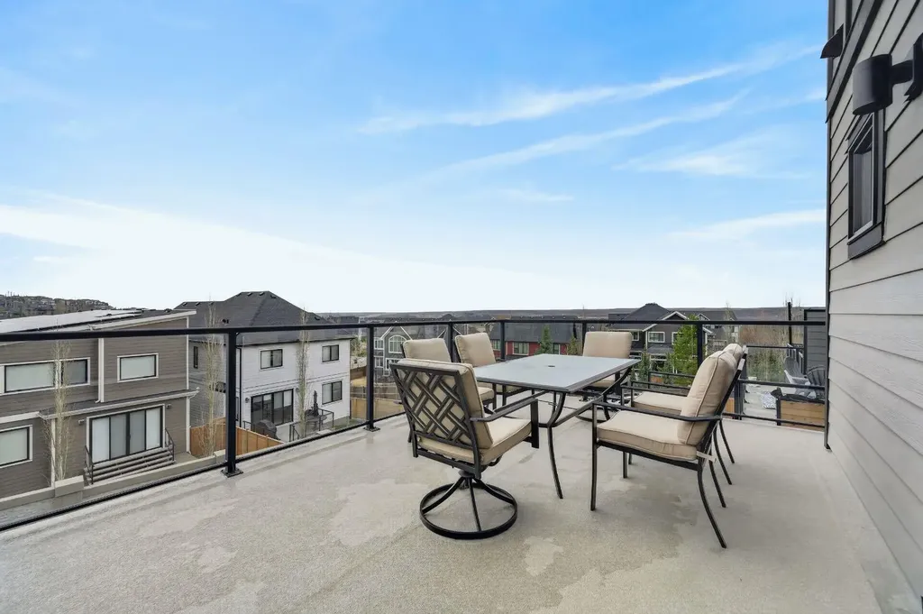 3088 85 Street SW Calgary AB T3H 4C4