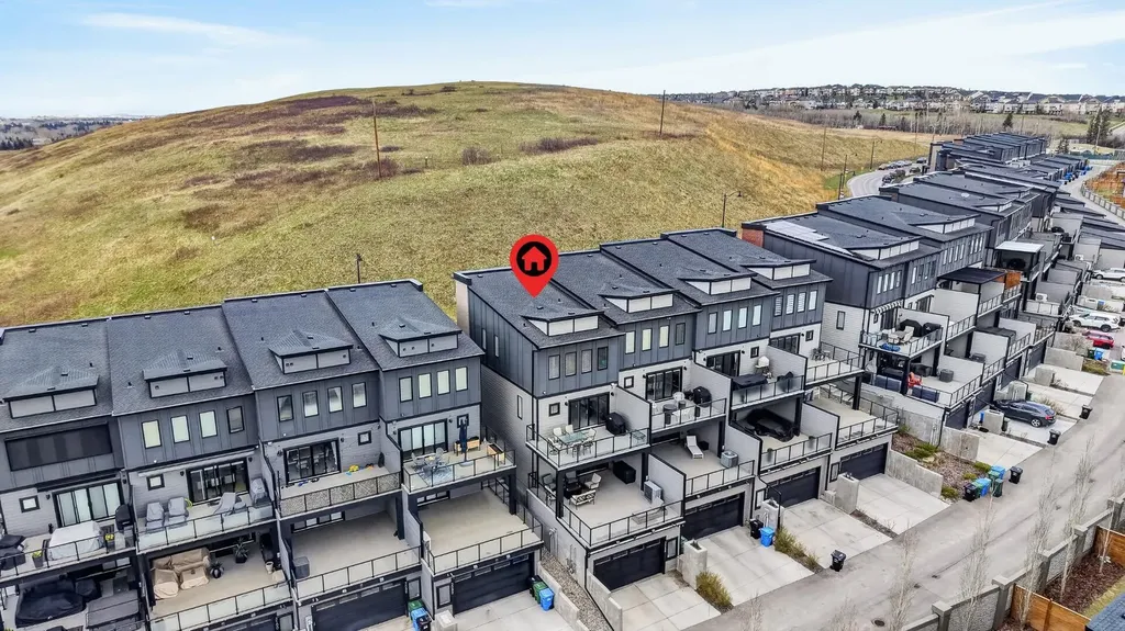 3088 85 Street SW Calgary AB T3H 4C4