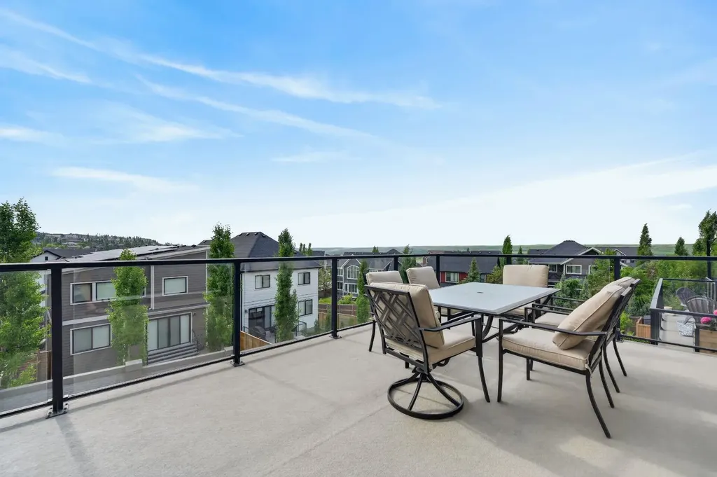 3088 85 Street SW Calgary AB T3H 4C4