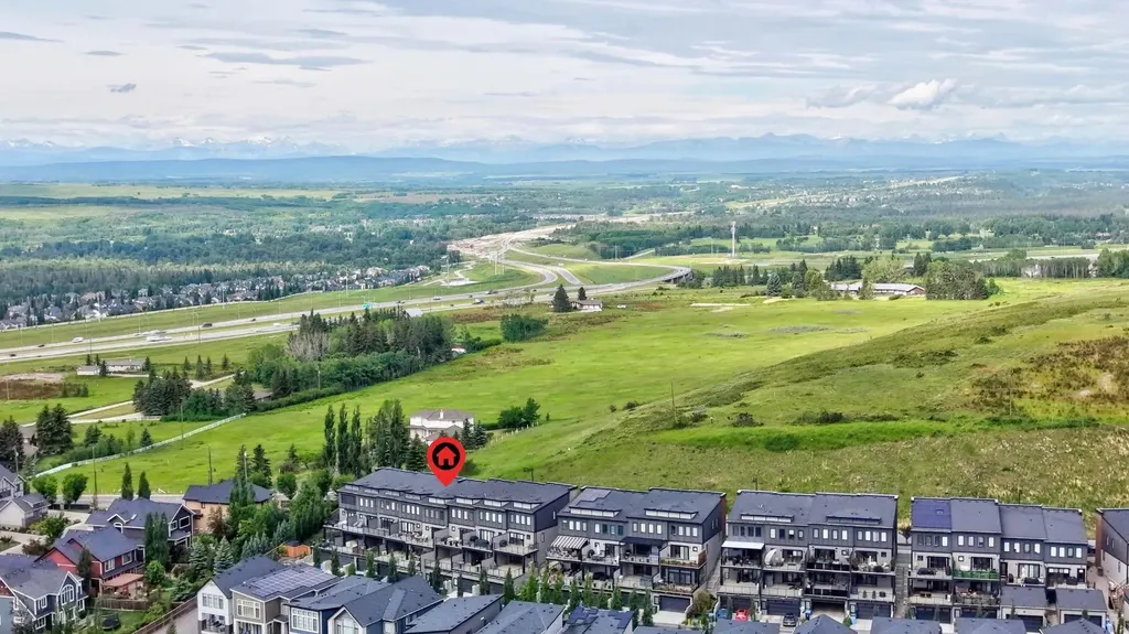 3088 85 Street SW Calgary AB T3H 4C4