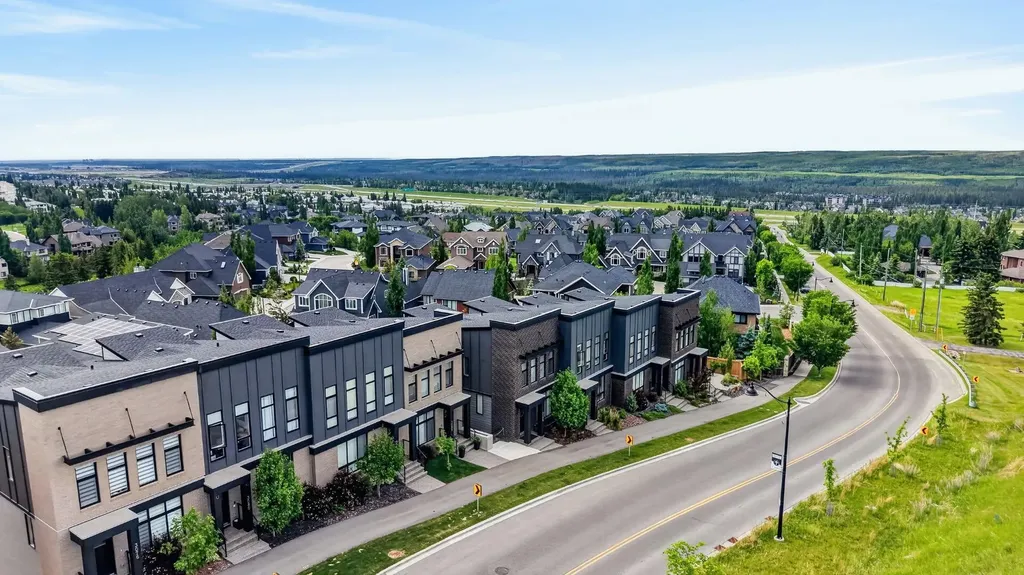 3088 85 Street SW Calgary AB T3H 4C4