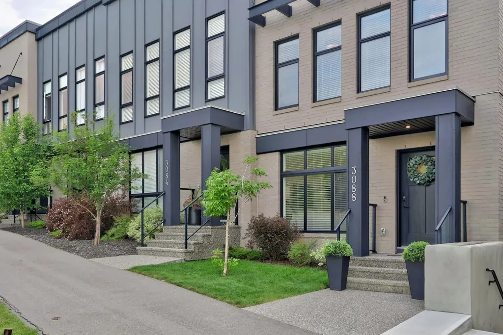 3088 85 Street SW Calgary AB T3H 4C4