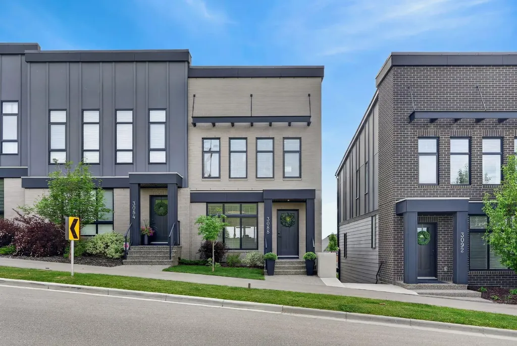 3088 85 Street SW Calgary AB T3H 4C4