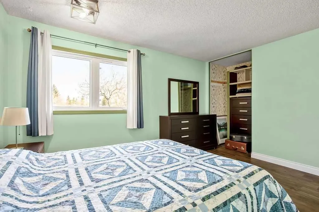 51 Big Hill Way SE Airdrie AB T4A 1M7