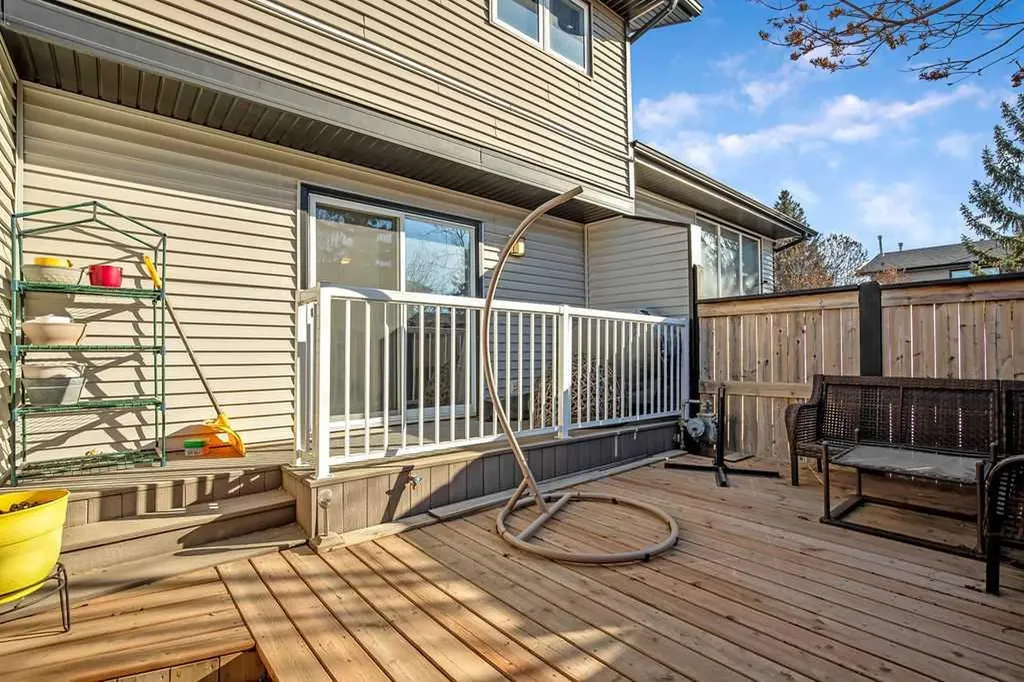 51 Big Hill Way SE Airdrie AB T4A 1M7