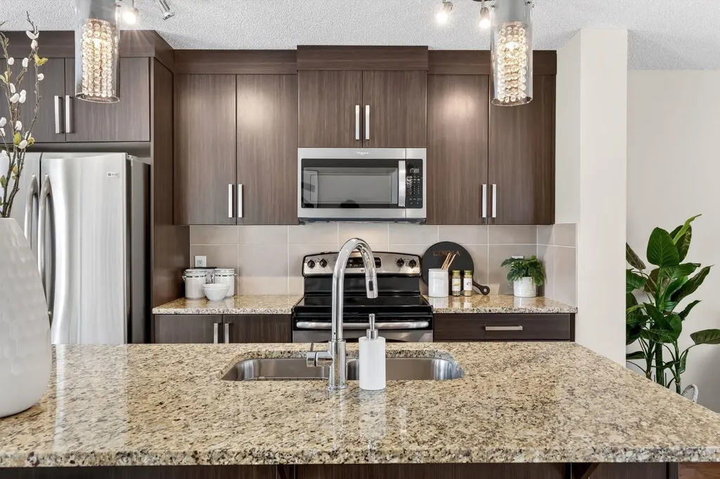 1901 Baywater Alley SW Airdrie AB T4B0T4