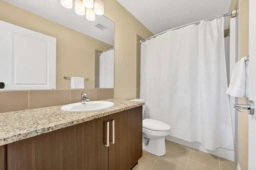 1901 Baywater Alley SW Airdrie AB T4B0T4