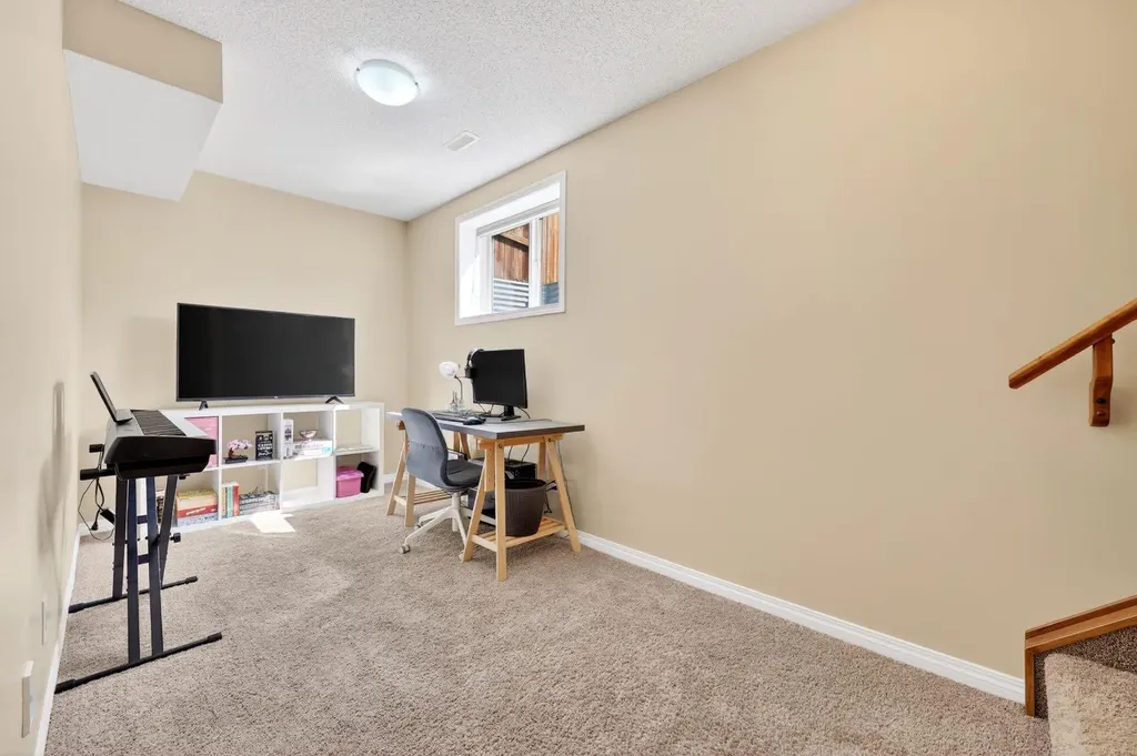 1901 Baywater Alley SW Airdrie AB T4B0T4