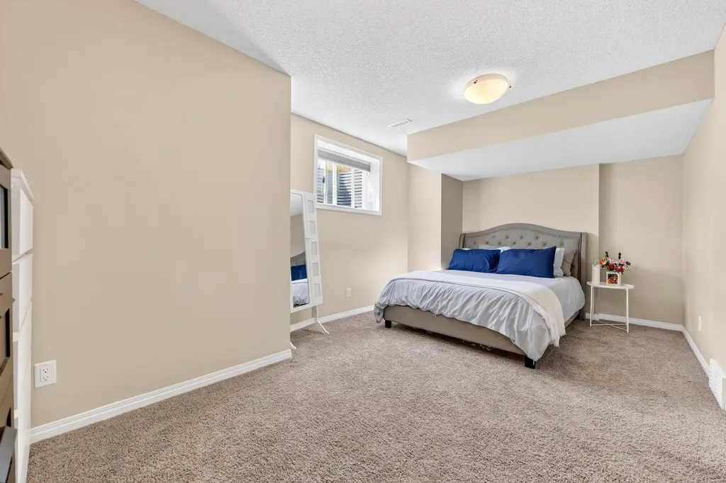 1901 Baywater Alley SW Airdrie AB T4B0T4