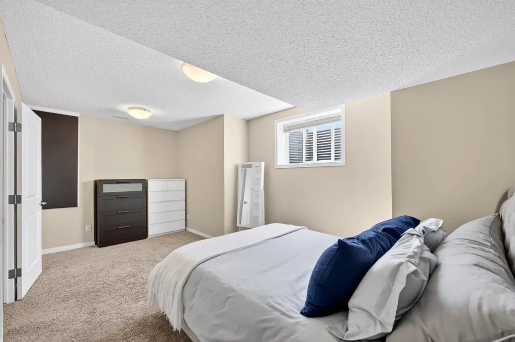 1901 Baywater Alley SW Airdrie AB T4B0T4
