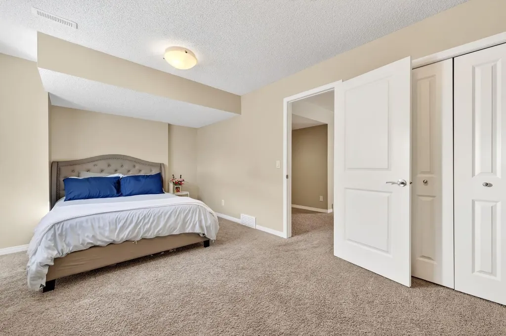 1901 Baywater Alley SW Airdrie AB T4B0T4