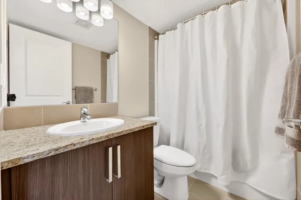 1901 Baywater Alley SW Airdrie AB T4B0T4