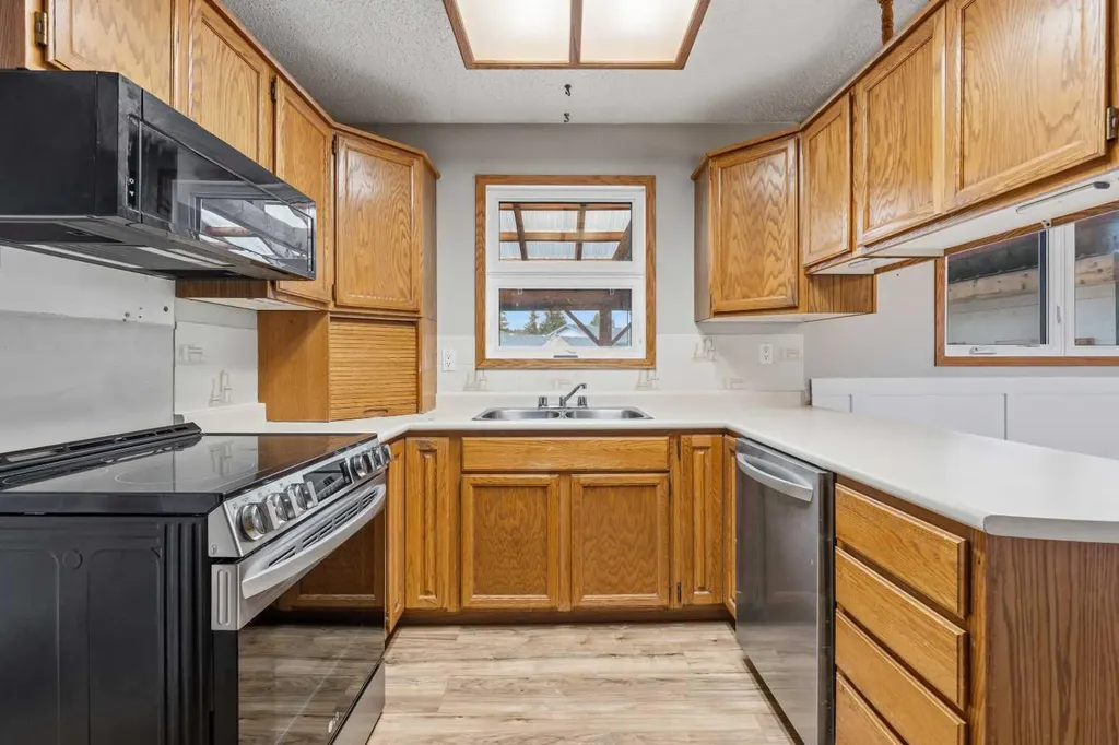 8 Isbister Avenue Swan Hills AB T0G 2C0