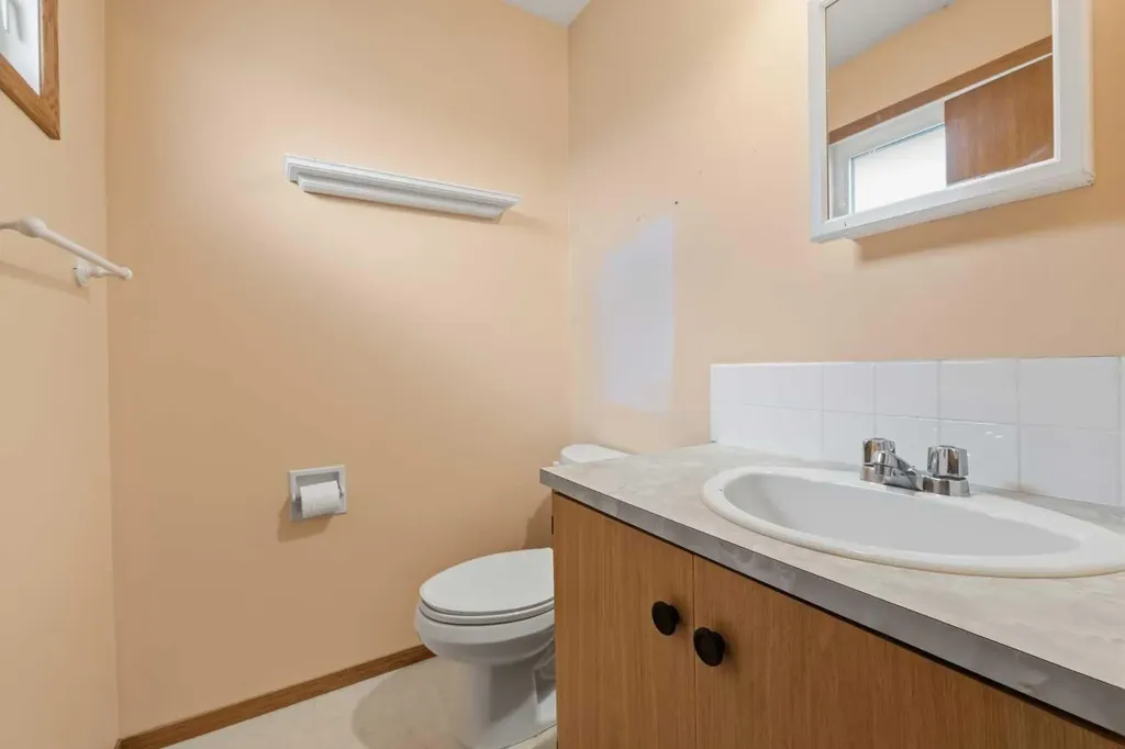 8 Isbister Avenue Swan Hills AB T0G 2C0