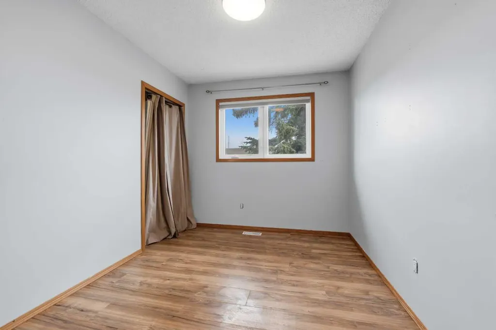 8 Isbister Avenue Swan Hills AB T0G 2C0