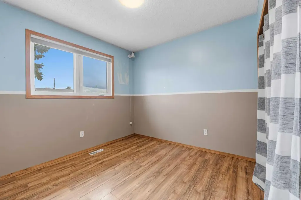 8 Isbister Avenue Swan Hills AB T0G 2C0