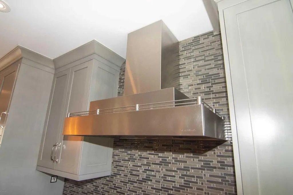 1616 Summer Street SW Calgary AB T3C2J6