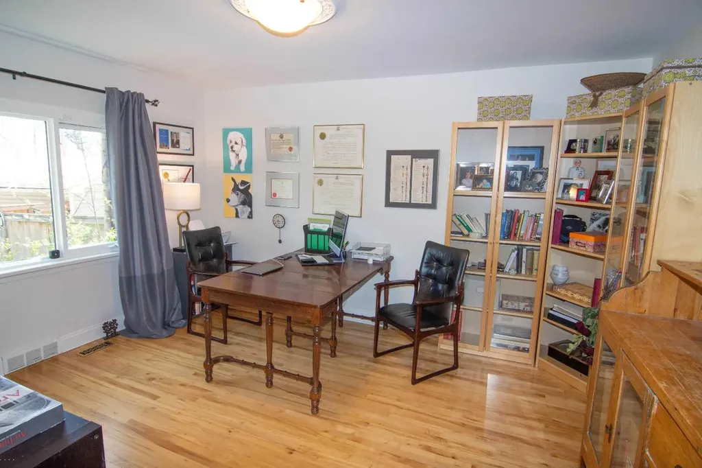 1616 Summer Street SW Calgary AB T3C2J6