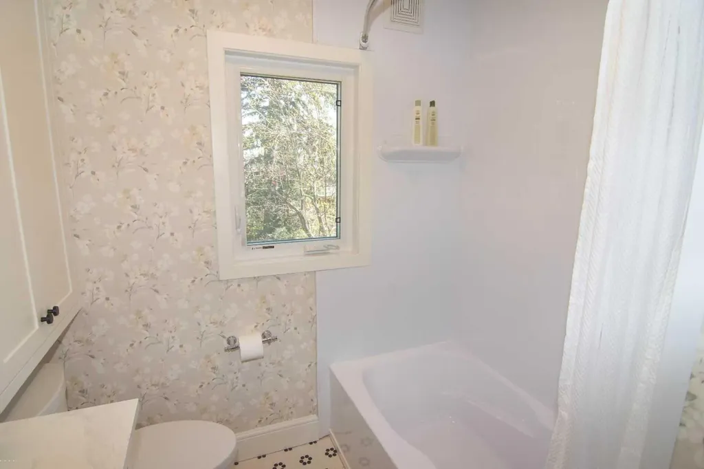 1616 Summer Street SW Calgary AB T3C2J6