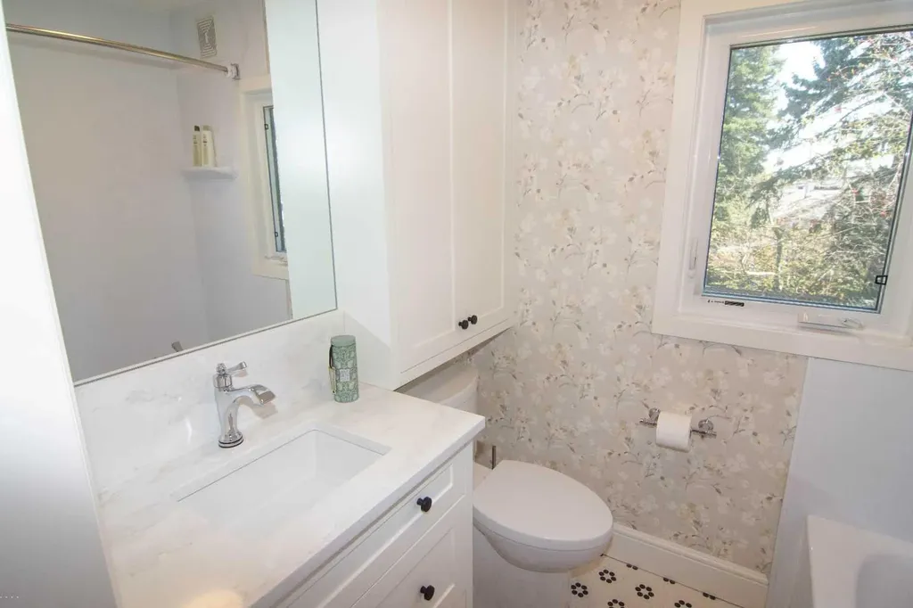 1616 Summer Street SW Calgary AB T3C2J6