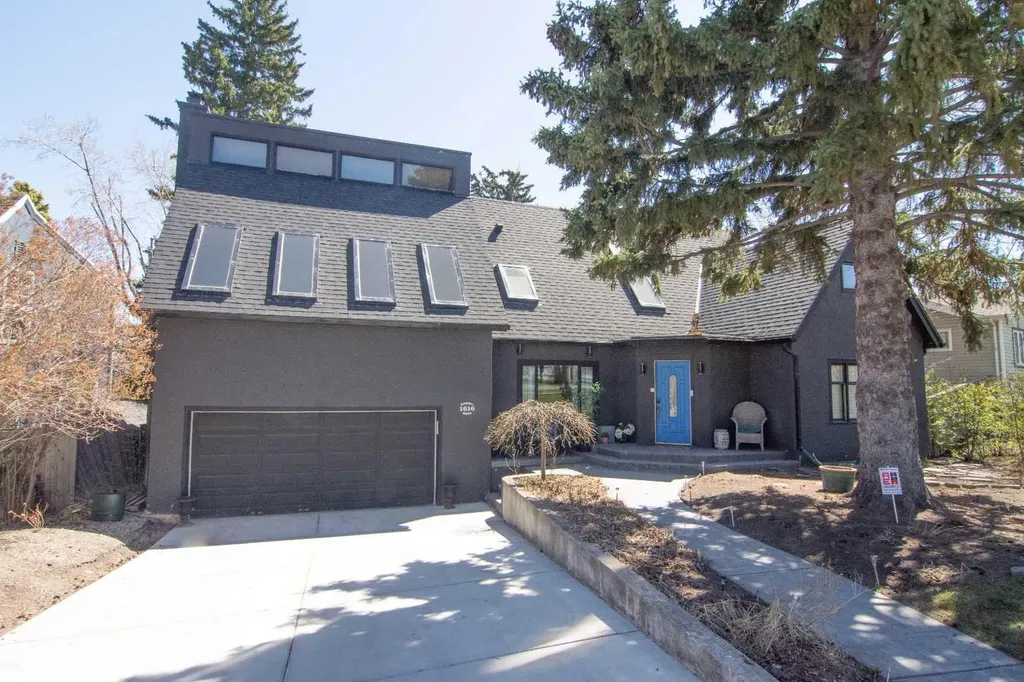1616 Summer Street SW Calgary AB T3C2J6