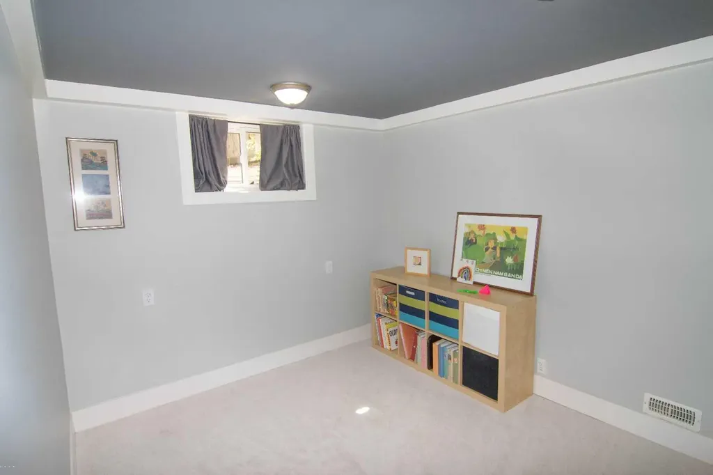 1616 Summer Street SW Calgary AB T3C2J6