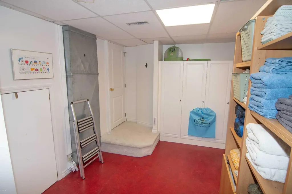1616 Summer Street SW Calgary AB T3C2J6