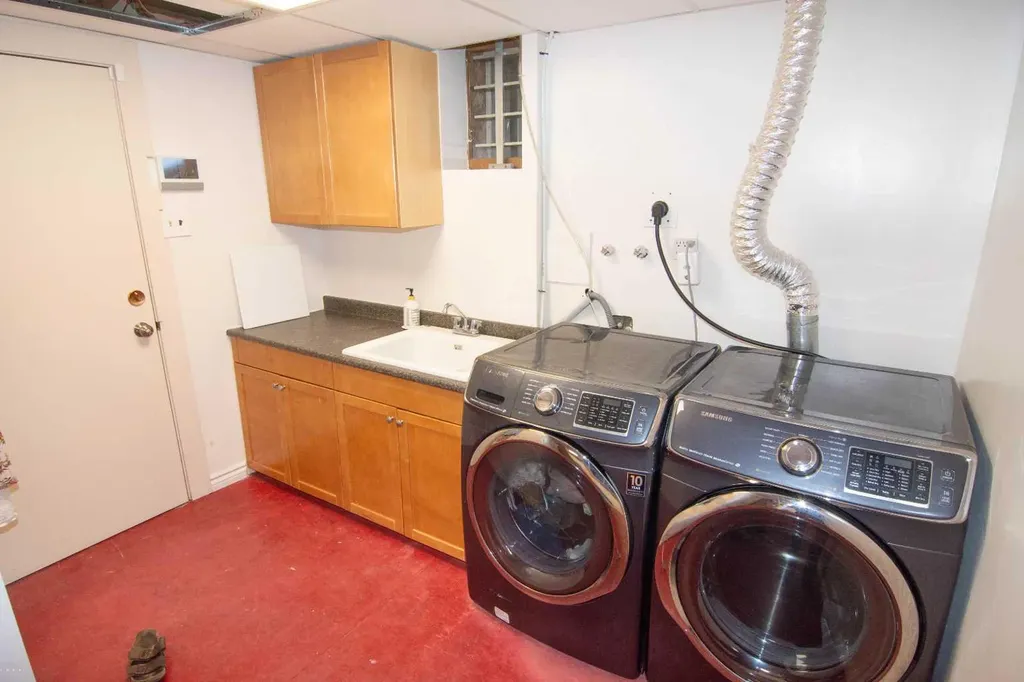1616 Summer Street SW Calgary AB T3C2J6