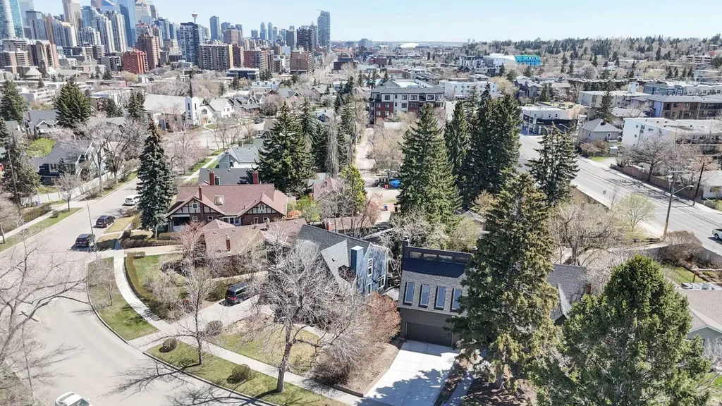 1616 Summer Street SW Calgary AB T3C2J6