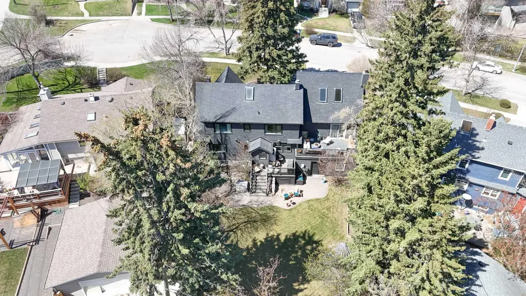 1616 Summer Street SW Calgary AB T3C2J6