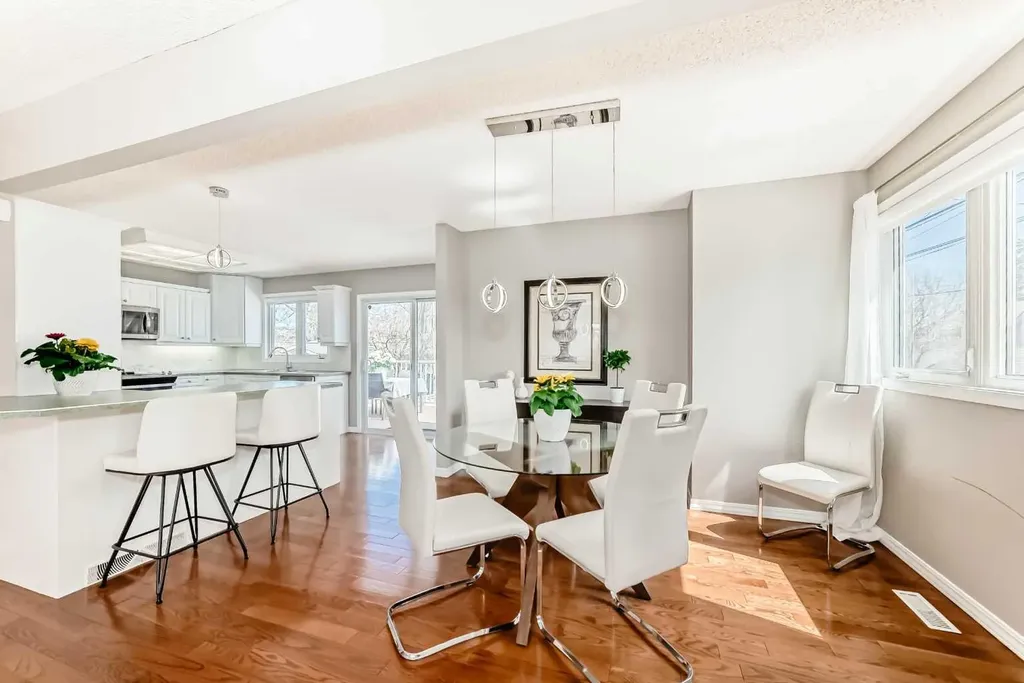2212 4 Street NE Calgary AB T3E 4T9